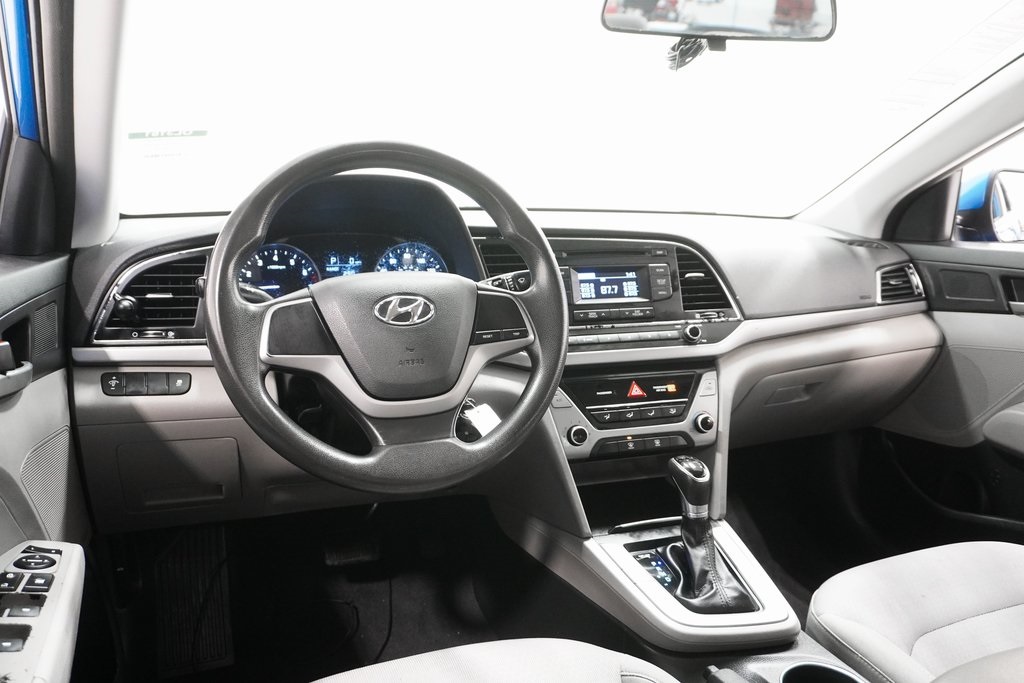 2017 Hyundai Elantra SE 17