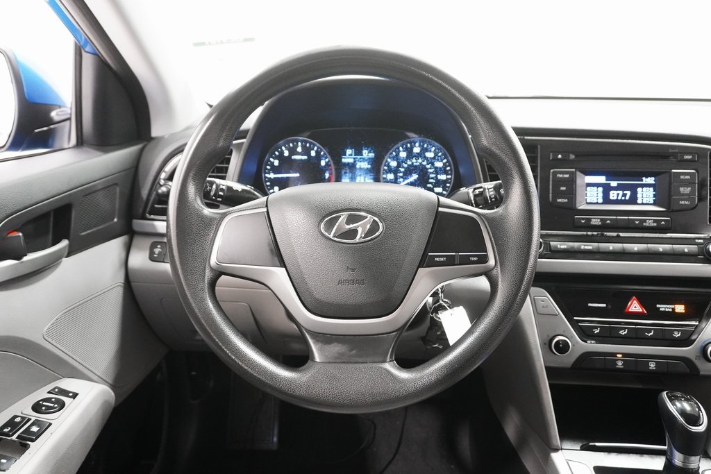 2017 Hyundai Elantra SE 18