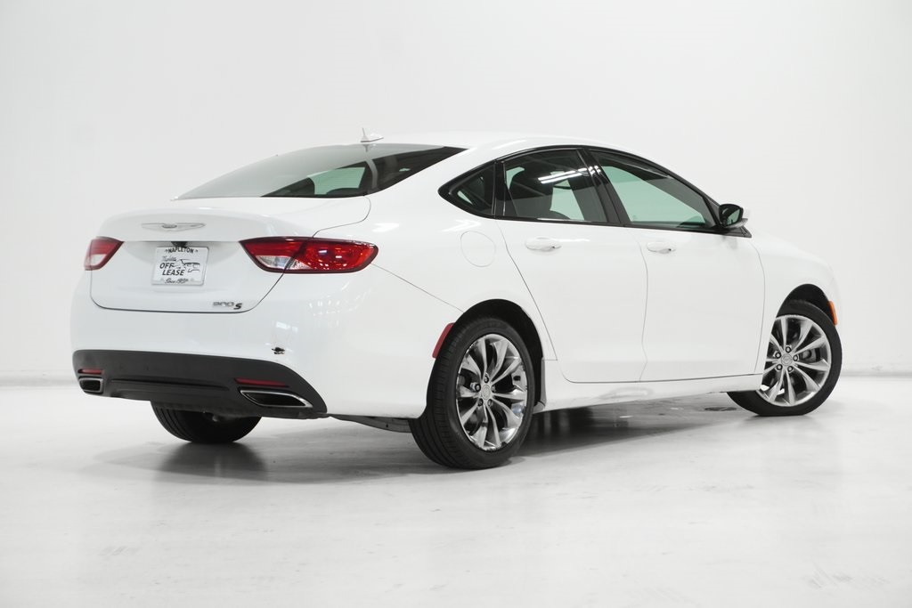 2015 Chrysler 200 S 7