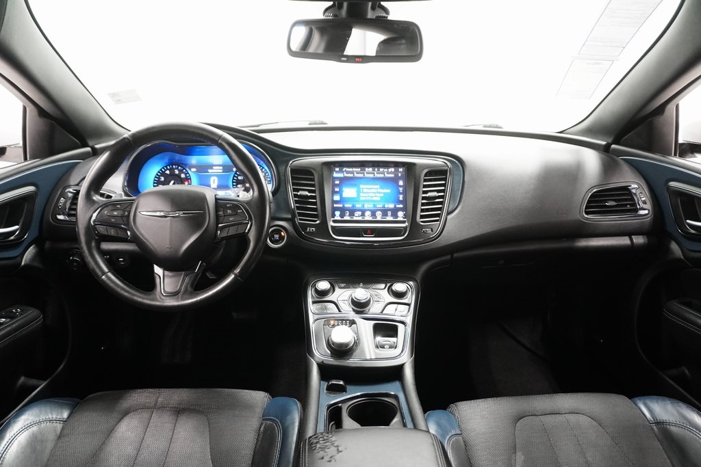 2015 Chrysler 200 S 12