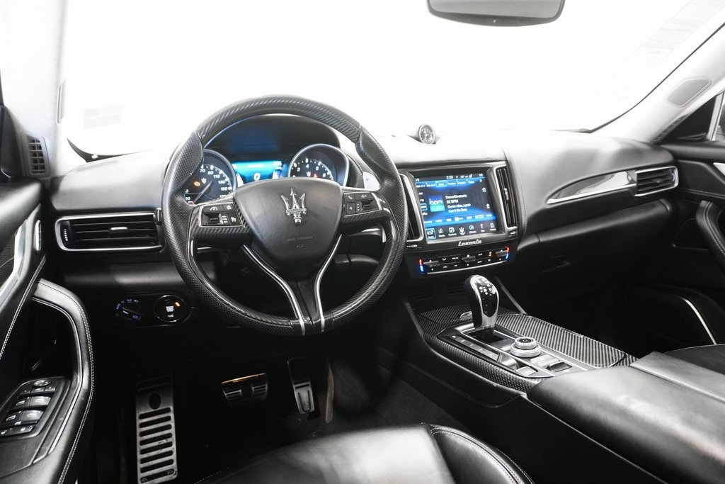 2017 Maserati Levante Base 19