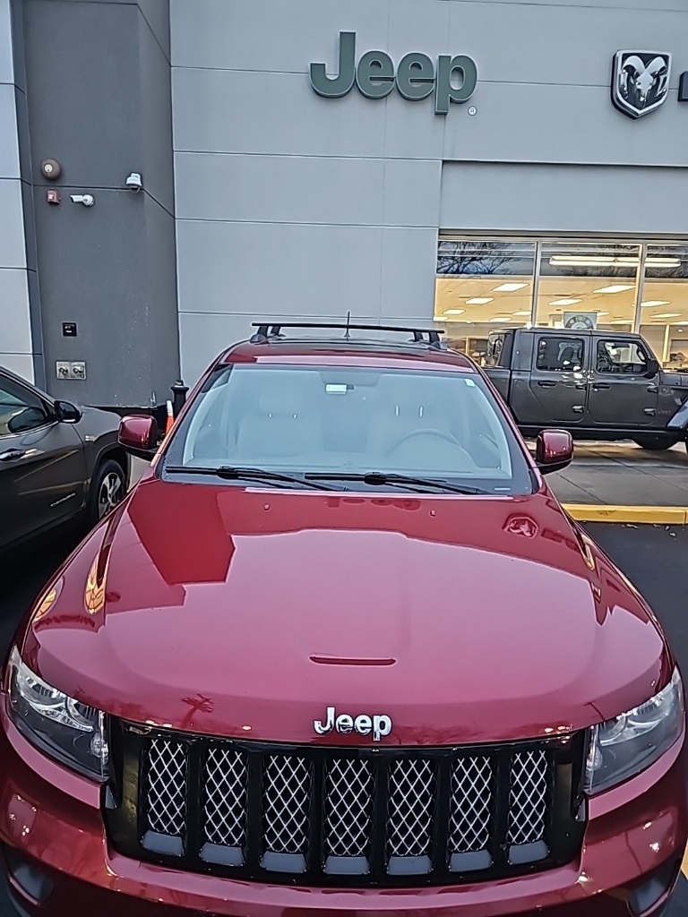 2012 Jeep Grand Cherokee Laredo 2