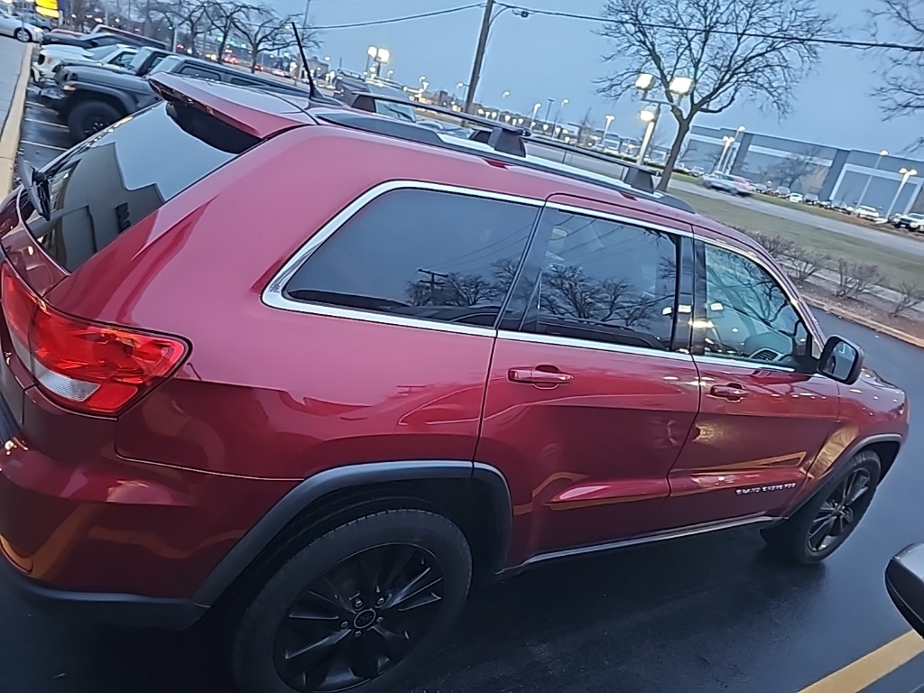 2012 Jeep Grand Cherokee Laredo 3