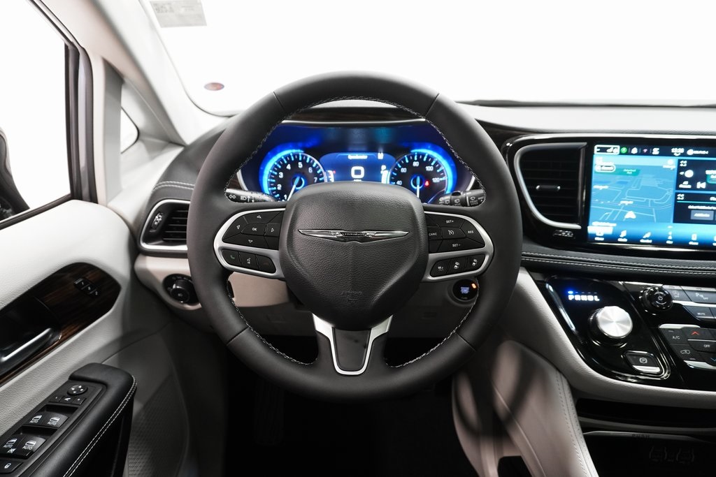 2023 Chrysler Pacifica Limited 21