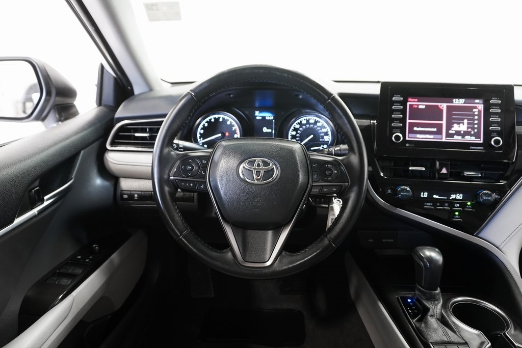 2022 Toyota Camry SE 19