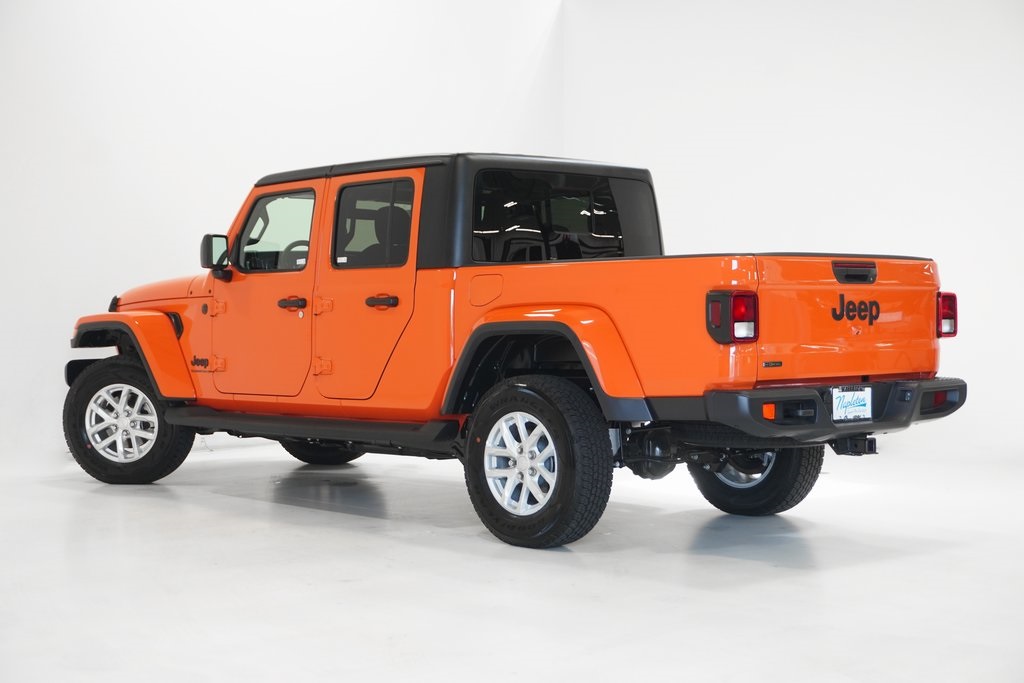 2023 Jeep Gladiator Sport 5