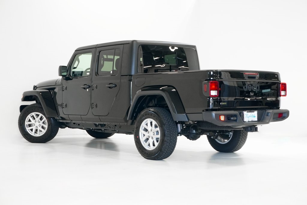 2023 Jeep Gladiator Sport 5