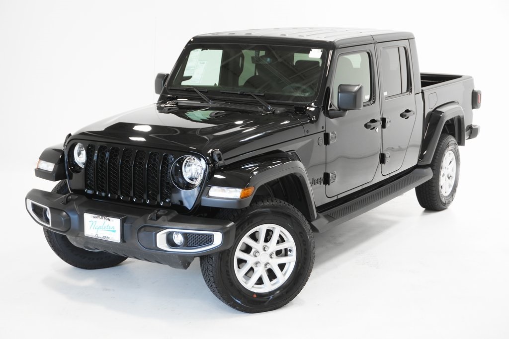 2023 Jeep Gladiator Sport 2