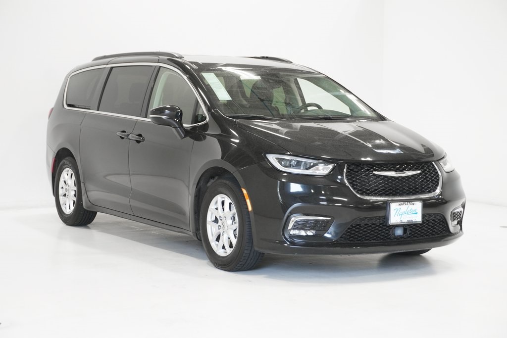 2022 Chrysler Pacifica Touring L 4