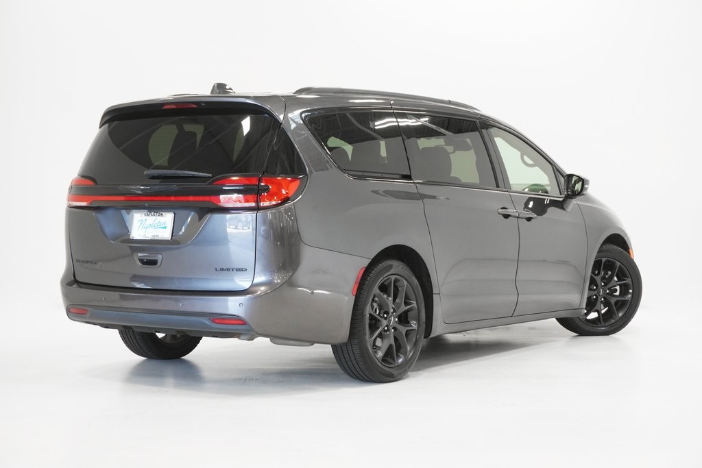 2022 Chrysler Pacifica Limited 9