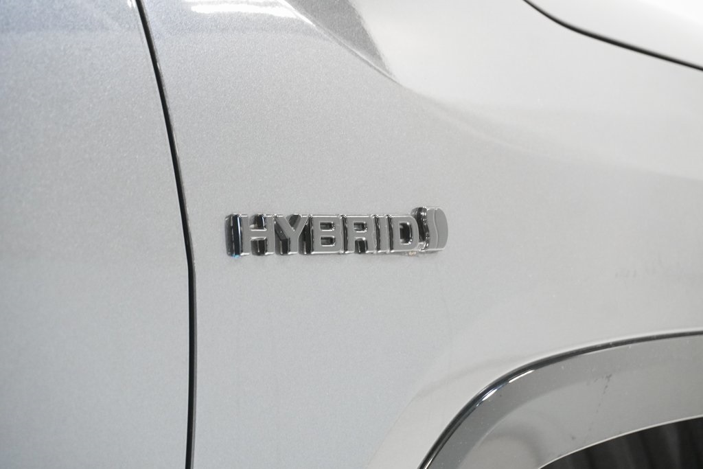 2019 Toyota RAV4 Hybrid XSE 8