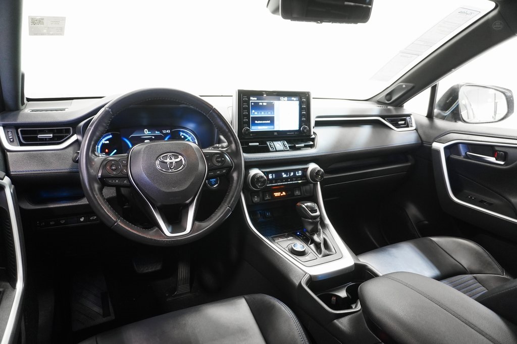 2019 Toyota RAV4 Hybrid XSE 19