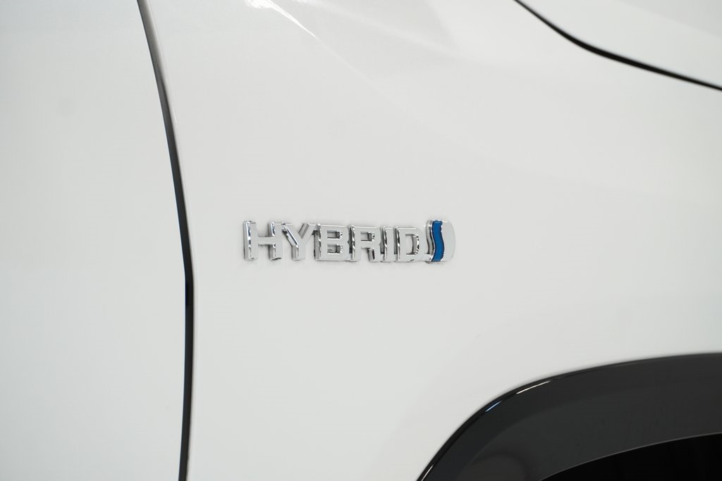 2020 Toyota RAV4 Hybrid XSE 9