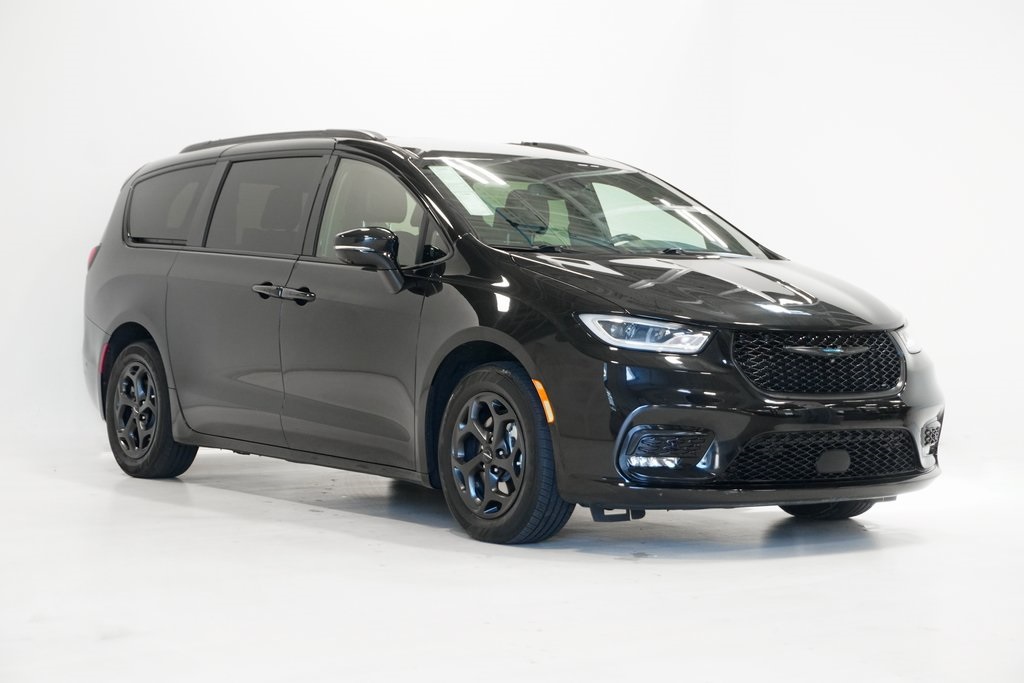 2021 Chrysler Pacifica Hybrid Touring L 4