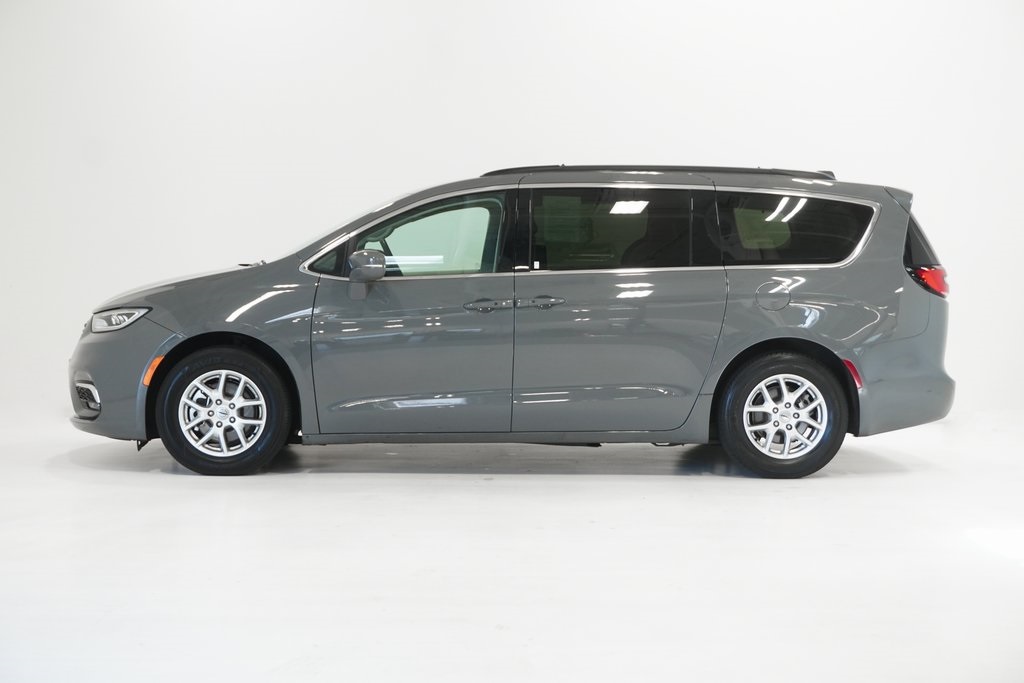 2022 Chrysler Pacifica Touring L 5