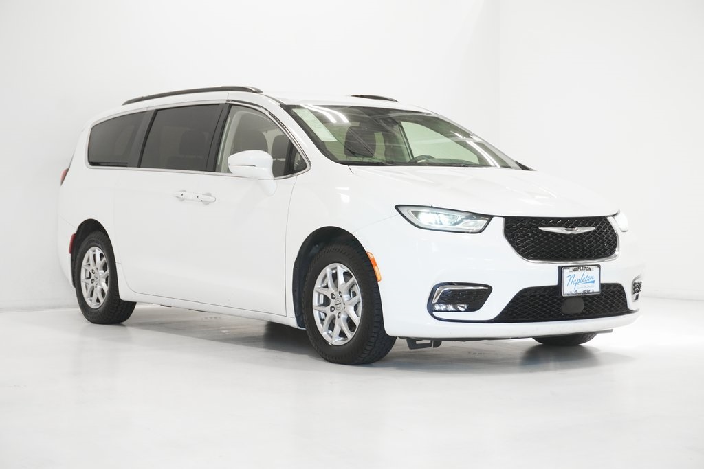 2022 Chrysler Pacifica Touring L 4