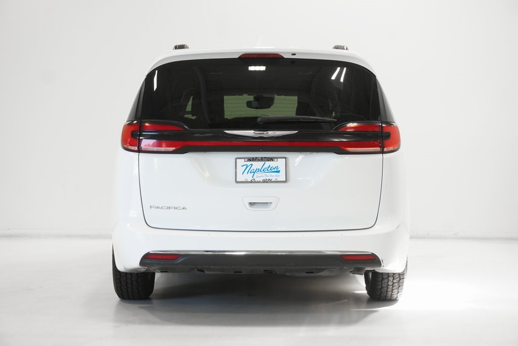 2022 Chrysler Pacifica Touring L 6