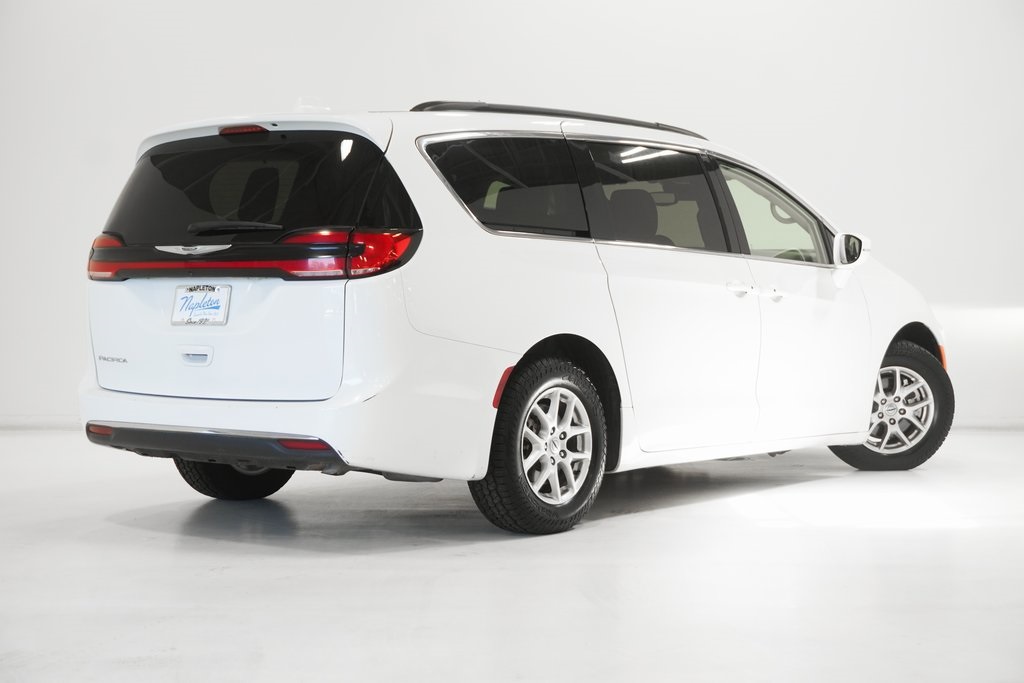 2022 Chrysler Pacifica Touring L 7