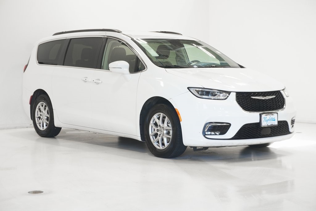 2022 Chrysler Pacifica Touring L 3