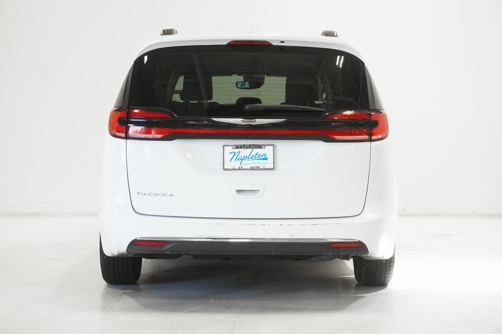 2022 Chrysler Pacifica Touring L 6