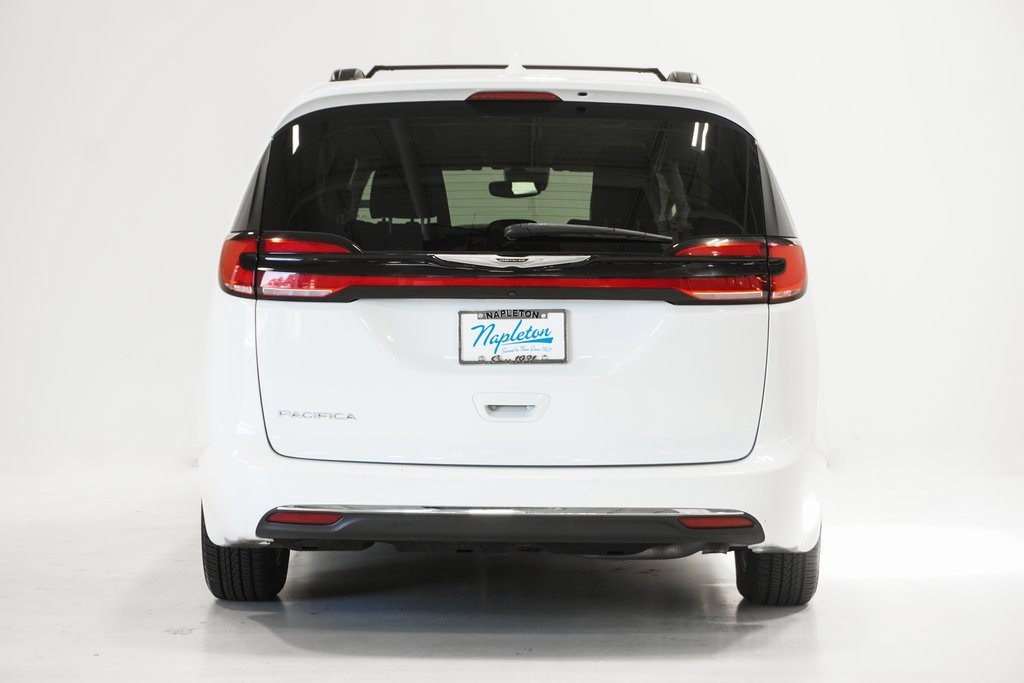 2022 Chrysler Pacifica Touring L 6