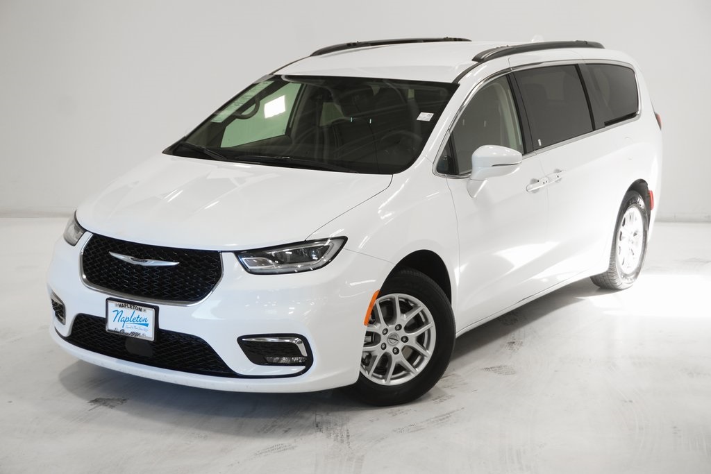 2022 Chrysler Pacifica Touring L 2