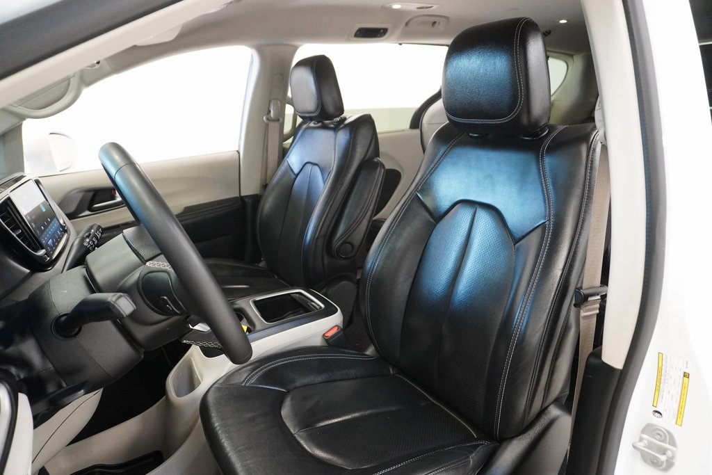 2022 Chrysler Pacifica Touring L 10