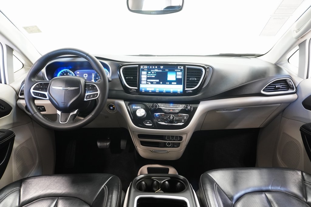 2022 Chrysler Pacifica Touring L 12