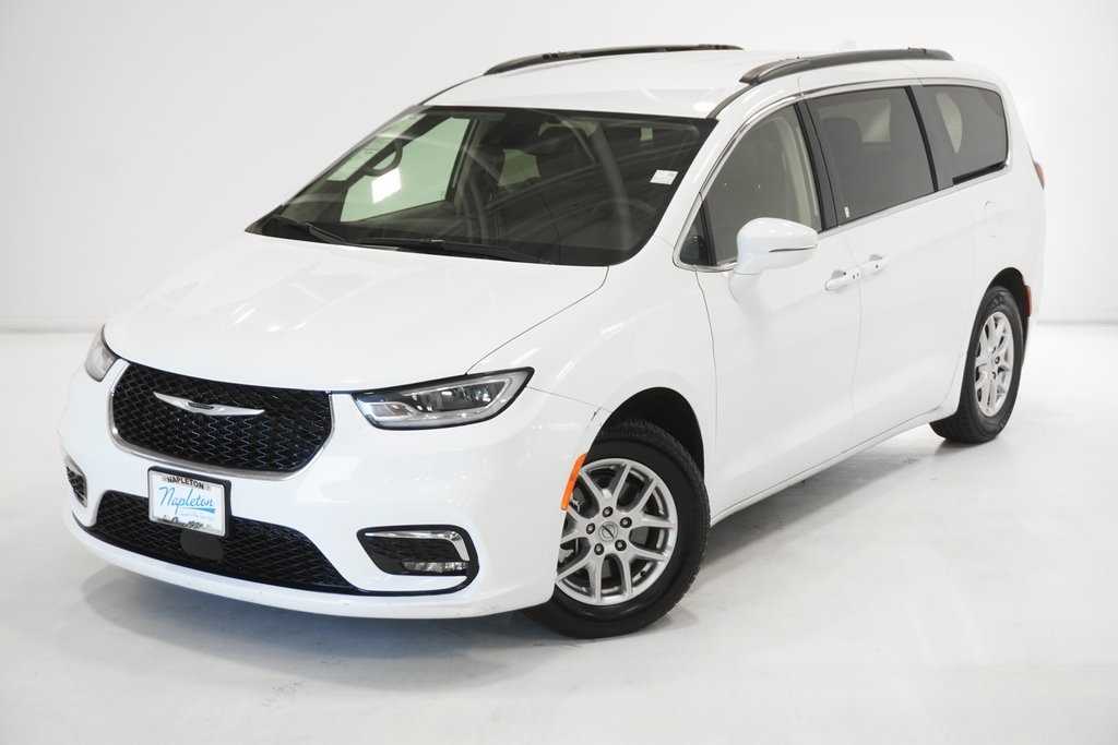 2022 Chrysler Pacifica Touring L 2