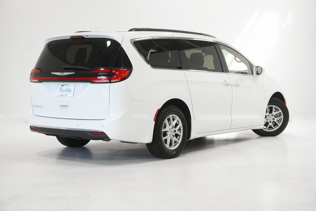 2022 Chrysler Pacifica Touring L 7