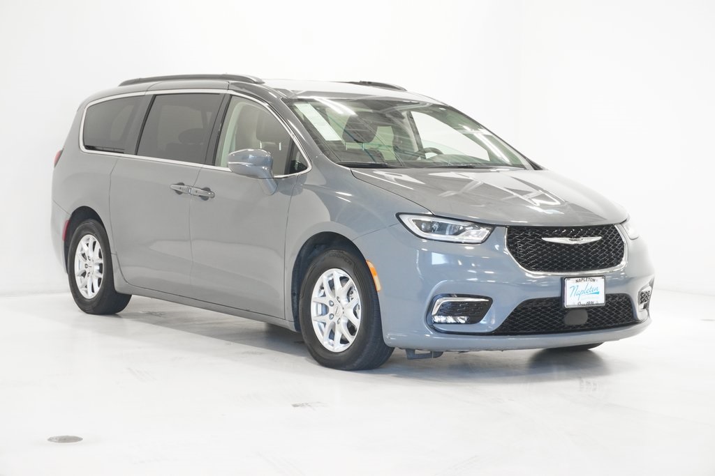 2022 Chrysler Pacifica Touring L 4