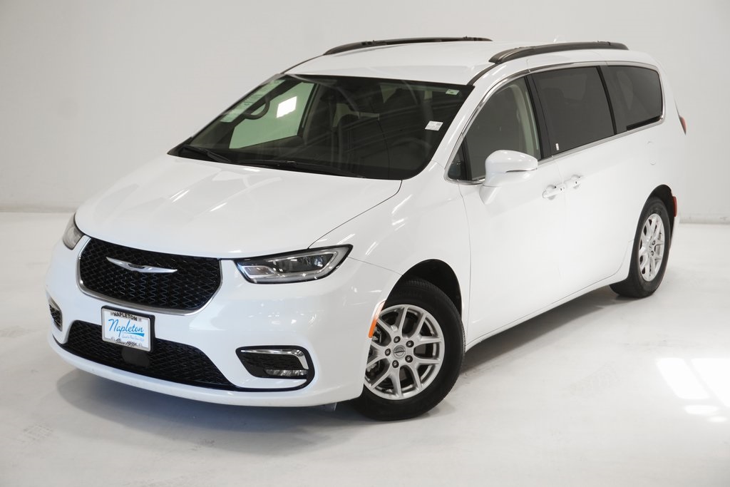 2022 Chrysler Pacifica Touring L 2