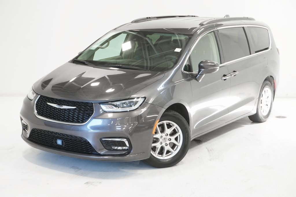 2022 Chrysler Pacifica Touring L 2