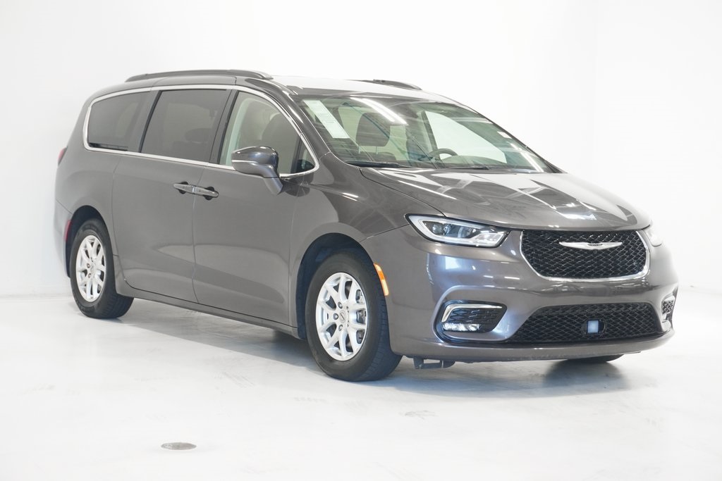 2022 Chrysler Pacifica Touring L 4