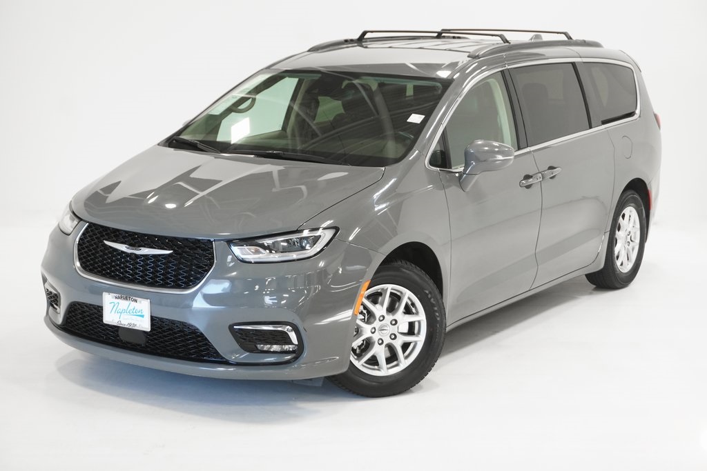 2022 Chrysler Pacifica Touring L 2