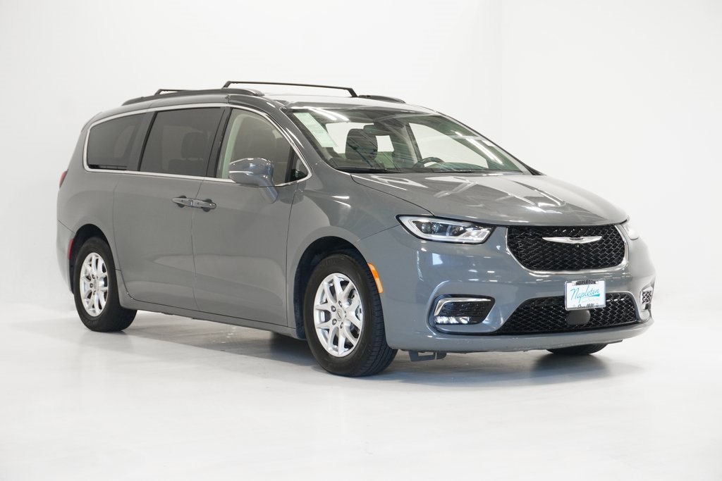 2022 Chrysler Pacifica Touring L 4