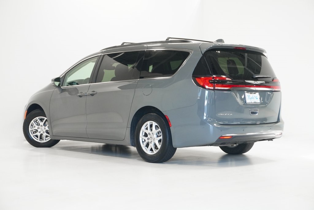 2022 Chrysler Pacifica Touring L 6