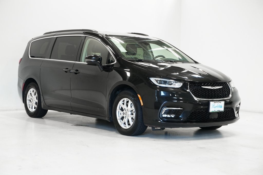 2022 Chrysler Pacifica Touring L 4