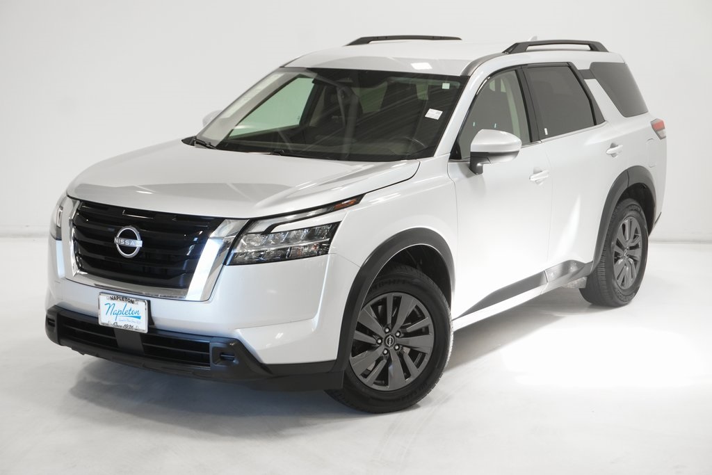 2022 Nissan Pathfinder SV 2