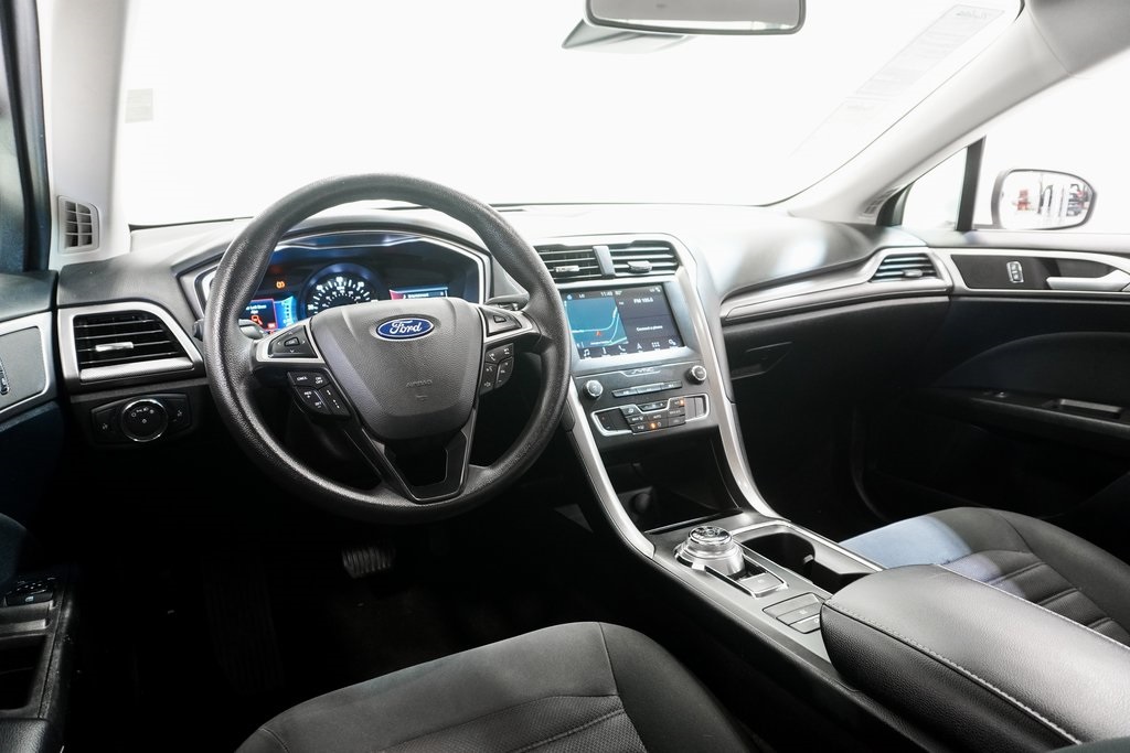 2019 Ford Fusion Hybrid SE 19