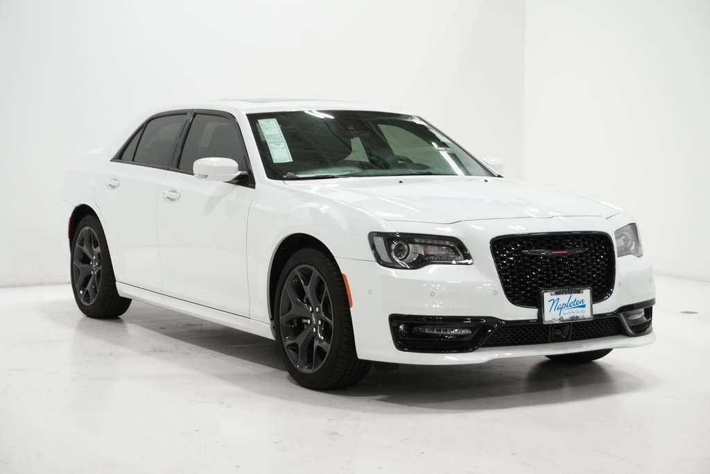 2023 Chrysler 300 S 4