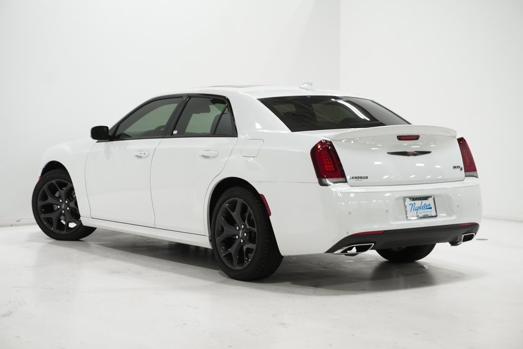 2023 Chrysler 300 S 5