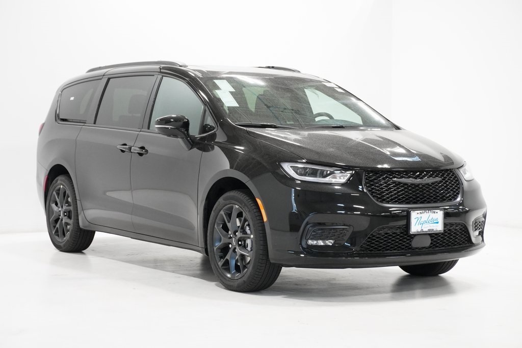 2024 Chrysler Pacifica Limited 4