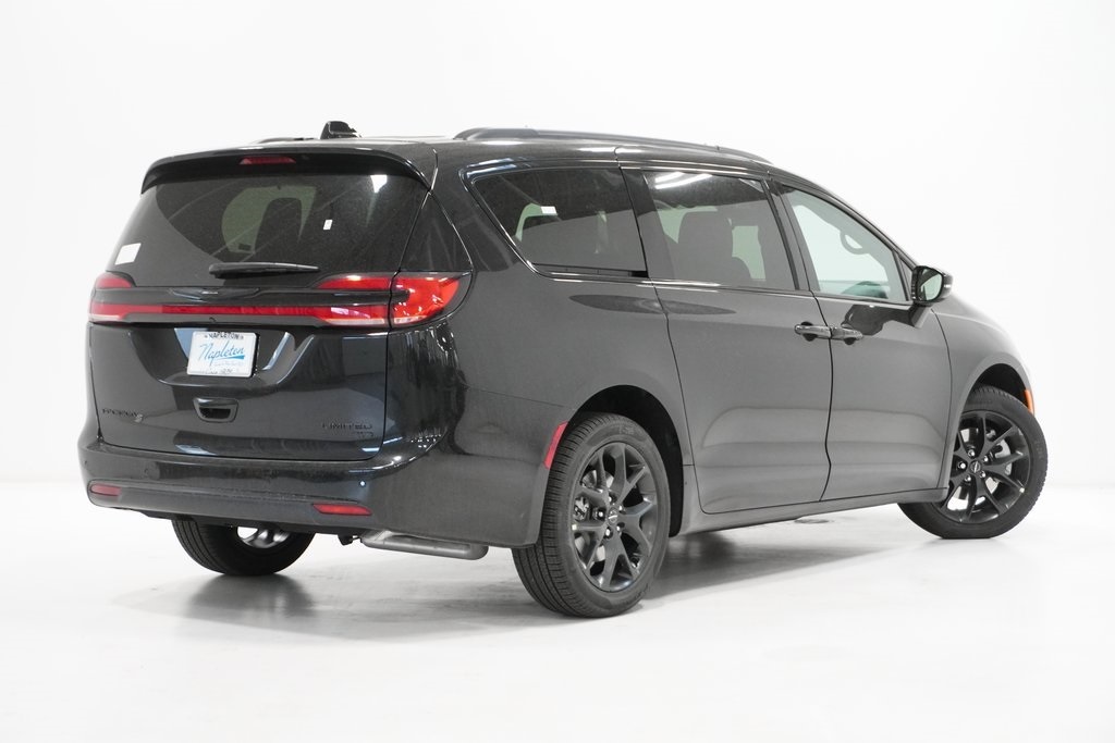 2024 Chrysler Pacifica Limited 7