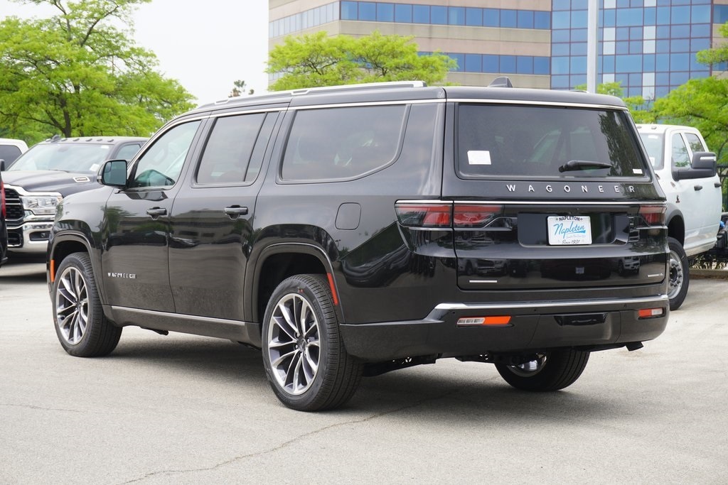 2023 Jeep Wagoneer L Series III 8