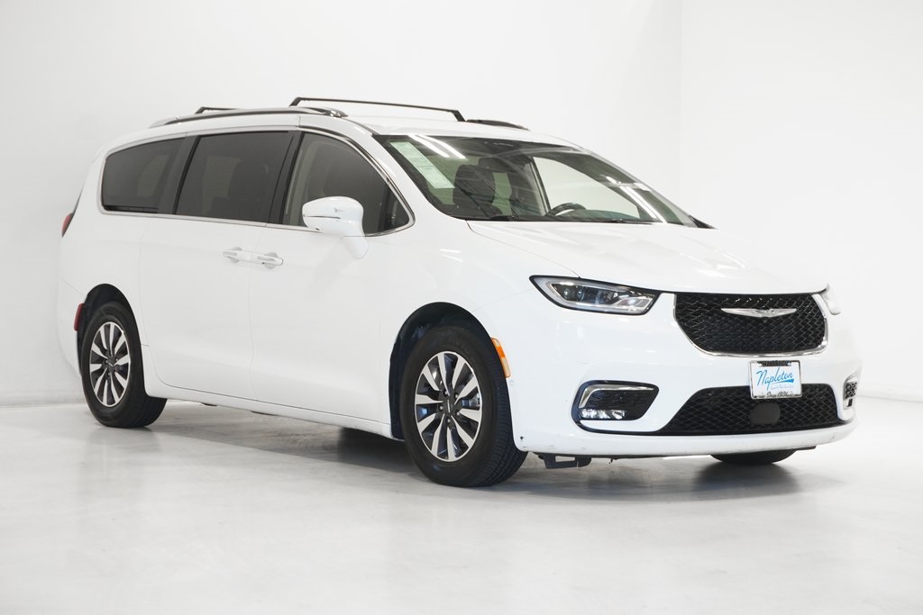 2021 Chrysler Pacifica Hybrid Touring L 4