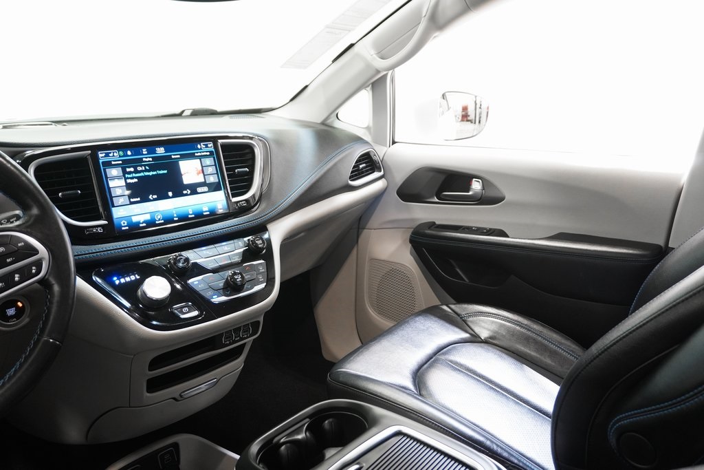 2021 Chrysler Pacifica Hybrid Touring L 19