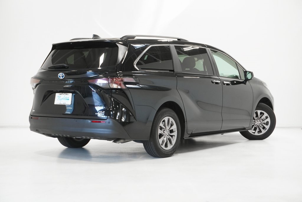 2023 Toyota Sienna XLE 7