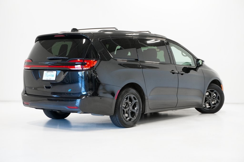 2021 Chrysler Pacifica Hybrid Limited 7