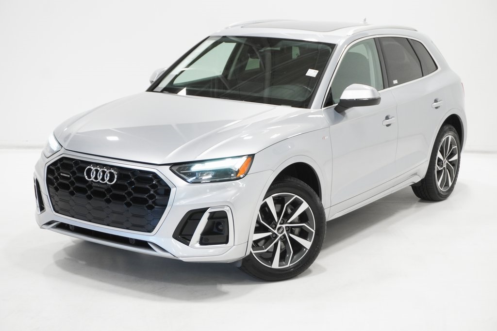 2022 Audi Q5 45 S line Premium Plus 2